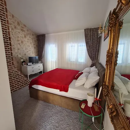 Family-friendly With Swimming Pool - Split - 23526