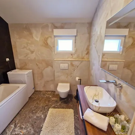 Family-friendly With Swimming Pool Podstrana, Split - 23526 شقة بودْسْتغانا